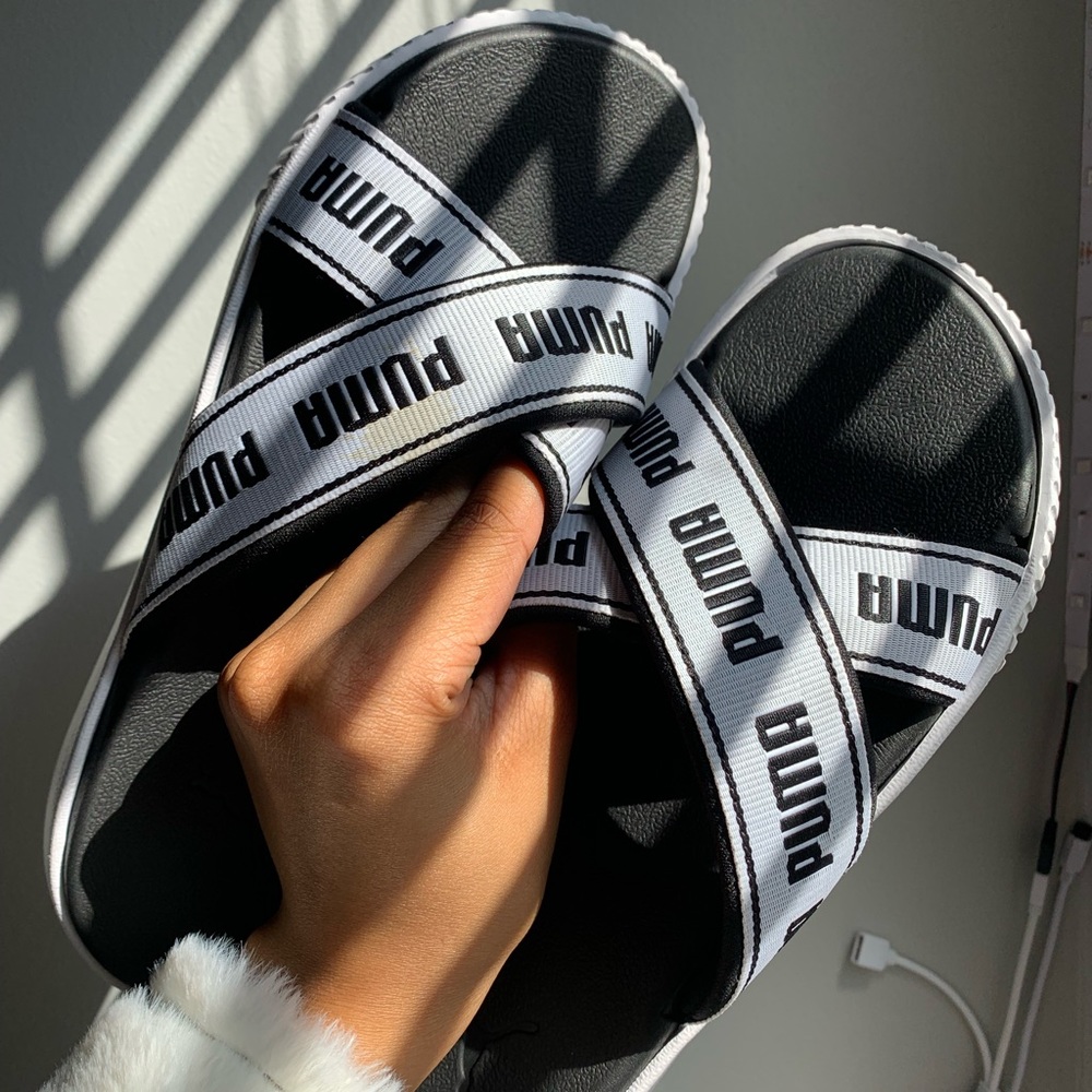 Puma Slides❤️